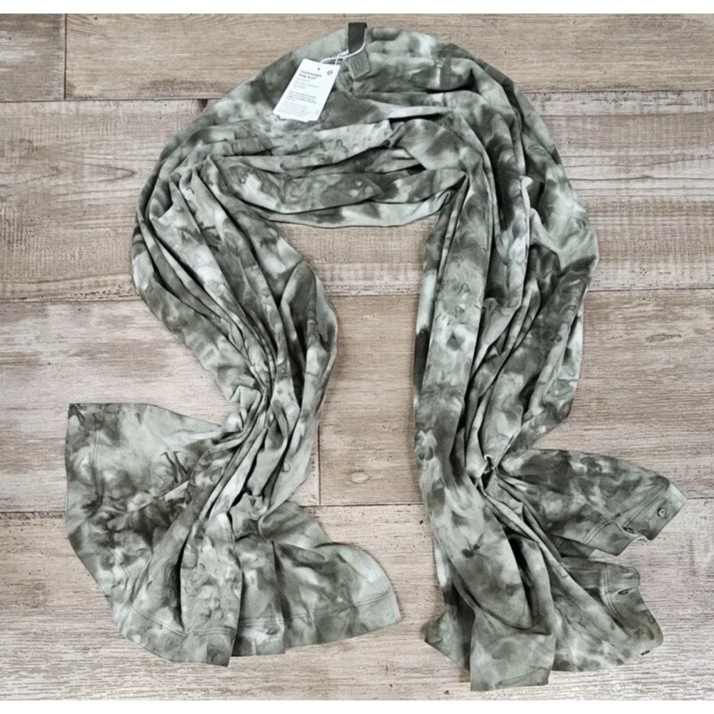 Lululemon Customizable‎ Snap Scarf Camo Green NEW With Tag Wear 10 Ways